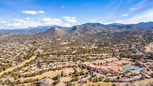 unit-225-3101 Old Pecos Trl, Santa Fe, NM, 87505-9089 | Card Image