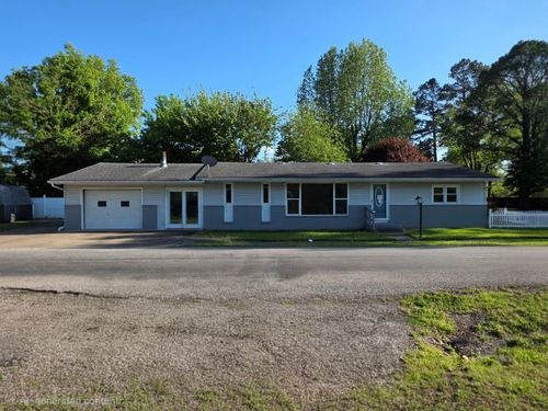 1820 N 14th St, Herrin, IL, 62948-2735 | Card Image
