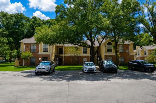 201-8625 Mallard Reserve Dr, TAMPA, FL, 33614-2343 | Card Image