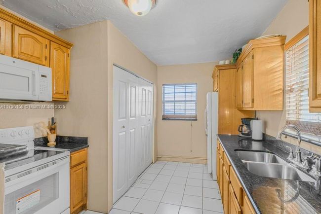 5320 Sw 18 Th St, House other with 3 bedrooms, 1 bathrooms and null parking in West Park FL | Image 11