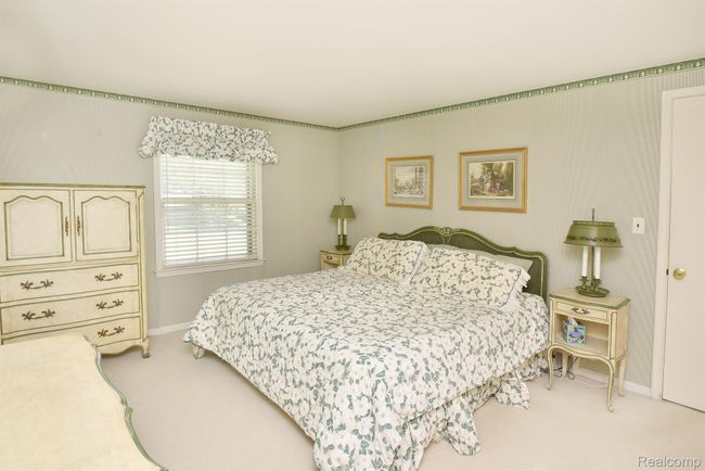 1010 Rock Spring Rd, House other with 4 bedrooms, 3 bathrooms and null parking in Bloomfield Hills MI | Image 19