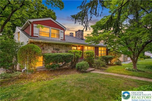 135 North St, Emmaus, PA, 18049-2629 | Card Image