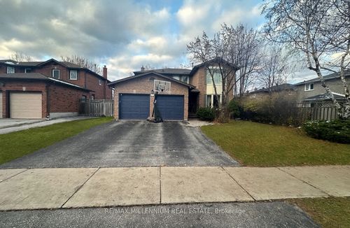 77 Bristol Rd, Newmarket, ON, L3Y7V4 | Card Image