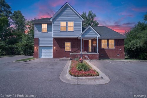 2042 Decker Rd, Walled Lake, MI, 48390-2526 | Card Image