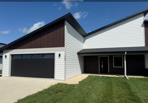 208 34th Ave W, Spencer, IA, 51301-2312 | Card Image