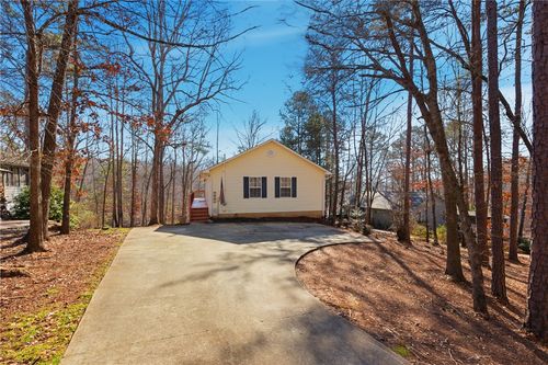 307 Cherrwood Dr, Westminster, SC, 29693-6126 | Card Image