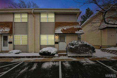 140 Burtonwood Dr, Ballwin, MO, 63011-3039 | Card Image