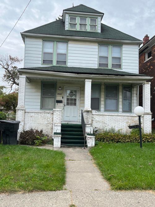 2943 Bewick St, Detroit, MI, 48214-2121 | Card Image