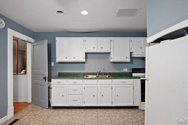 Kitchen | Image 16