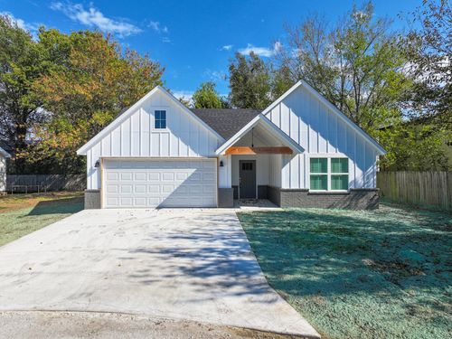 100 Zachary Dr, Grove, OK, 74344-3117 | Card Image