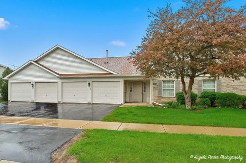 1-1152 N Red Oak Cir, Round Lake Beach, IL, 60073-2405 | Card Image