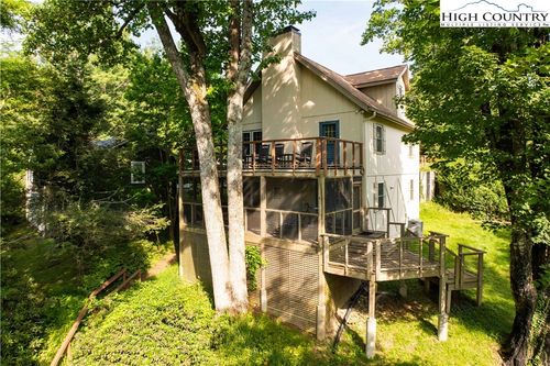 613 Laurel Ln, Blowing Rock, NC, 28605-6133 | Card Image