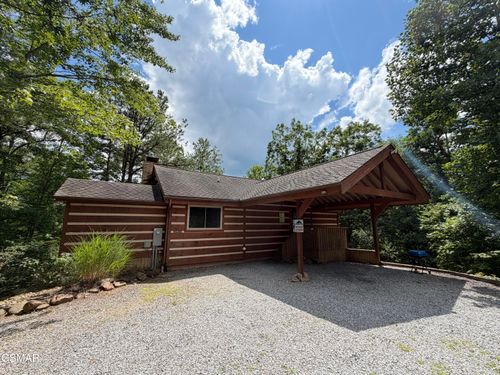 317 Matterhorn Dr, Gatlinburg, TN, 37738-6414 | Card Image