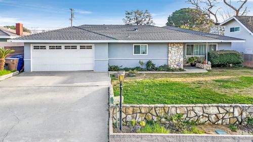 2931 Crest Dr, Bakersfield, CA, 93306-1426 | Card Image