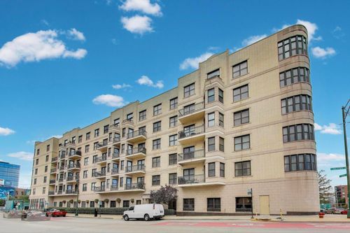 apt-410-520 N Halsted St, Chicago, IL, 60642-7567 | Card Image