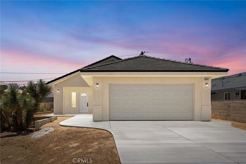 16443 Pine St, Hesperia, CA, 92345-3141 | Card Image