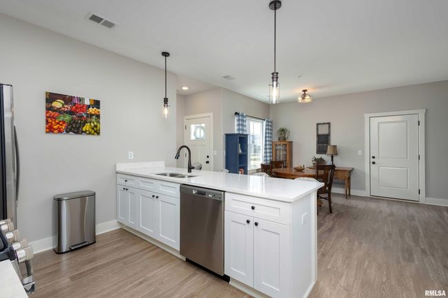 3036 Shanes Way, Condo with 2 bedrooms, 2 bathrooms and null parking in Bettendorf IA | Image 12