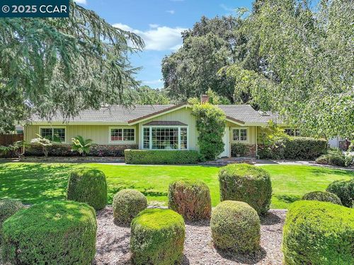 7 Monteira Ln, Martinez, CA, 94553-9768 | Card Image