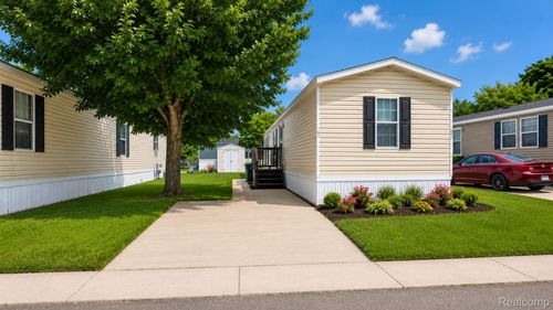 174-13318 Dixie Highway, Groveland Township, MI, 48442 | Card Image