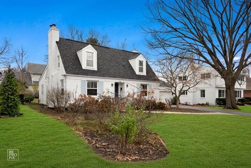 238 Grant Ave, Clarendon Hills, IL, 60514-1327 | Card Image