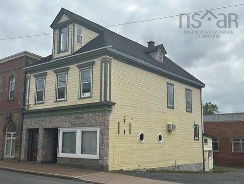 121 George St, New Glasgow, NS, B2H2K7 | Card Image