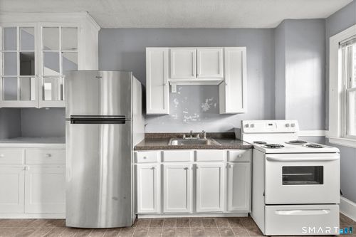 38c2-38 Beacon St, Hartford, CT, 06105-4160 | Card Image