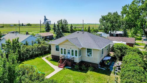 118 Grand Ave, Carmangay, AB, T0L0N0 | Card Image