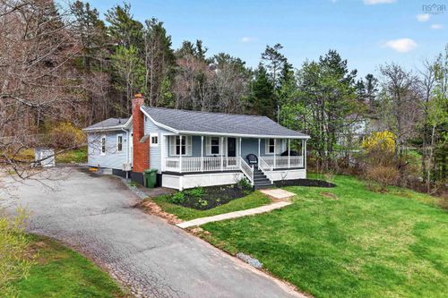 613 Beaver Bank Rd, Beaver Bank, NS, B4G1B7 | Card Image