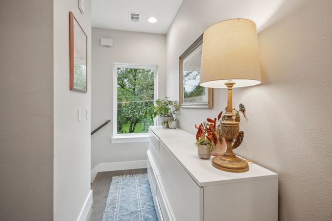UNIT-2 - 1410 E 2 Nd St, House other with 2 bedrooms, 3 bathrooms and 1 parking in Austin TX | Image 12
