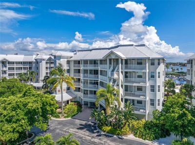 403 - 1260 Dolphin Bay Way, Condo with 2 bedrooms, 2 bathrooms and null parking in SARASOTA FL | Image 2