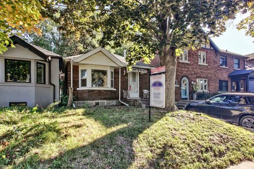 53 Highfield Rd, Toronto, ON, M4L2T9 | Card Image
