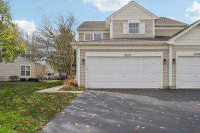 2810 White Thorn Circle, Townhouse with 2 bedrooms, 2 bathrooms and 2 parking in Naperville IL | Image 2