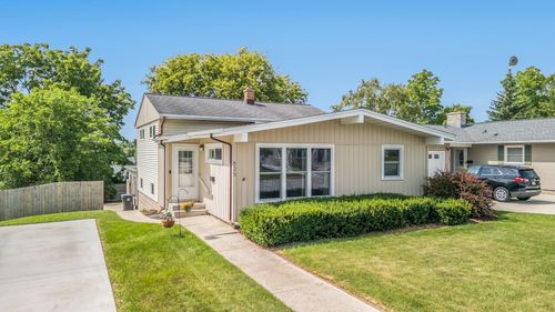 625 Western Ave, Sheboygan Falls, WI, 53085-1021 | Card Image