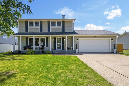 2717 E 37th St, Davenport, IA, 52807-2321 | Card Image