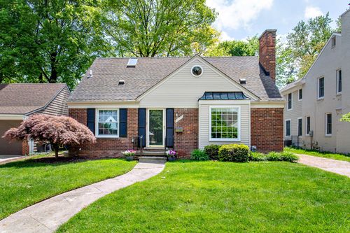 10735 Nadine Ave, Huntington Woods, MI, 48070-1519 | Card Image