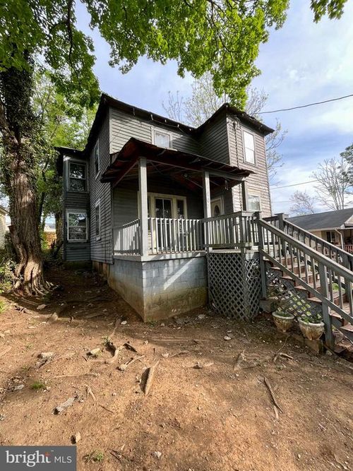 407 Carruthers St, Lexington, VA, 24450-2603 | Card Image