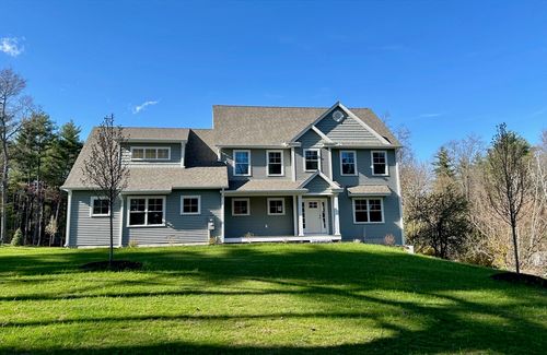 15 Bartlett Ave, Nashua, NH, 03064-1604 | Card Image