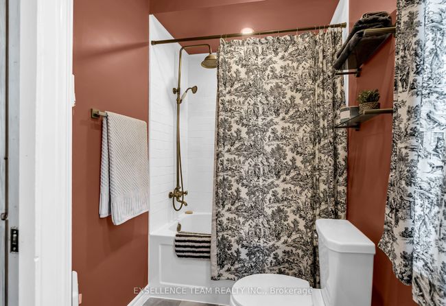 1654 County Rd, House other with 4 bedrooms, 2 bathrooms and 6 parking in Dunvegan ON | Image 21