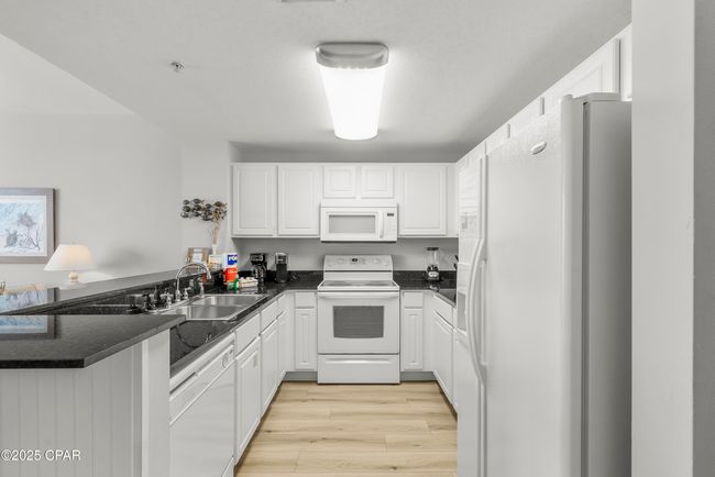UNIT-1-1607 - 15817 Front Beach Rd, Condo with 1 bedrooms, 2 bathrooms and null parking in Panama City Beach FL | Image 4