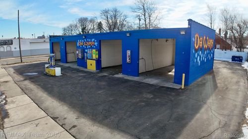 19501 Plymouth Rd, Detroit, MI, 48228-1207 | Card Image