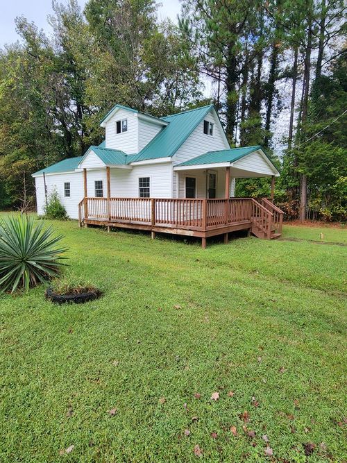 429 N Sullivan St, Blackstone, VA, 23824-9553 | Card Image