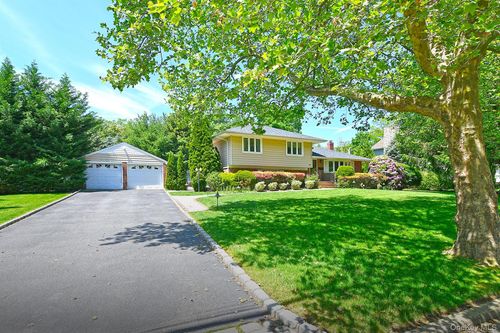 38 Maridon Ln, Commack, NY, 11725-1916 | Card Image