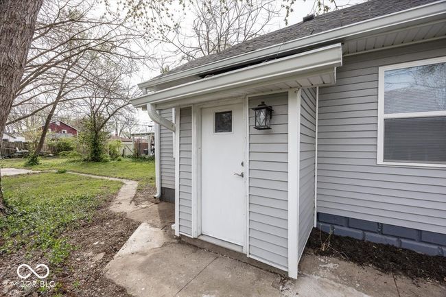 Back of home | Image 19