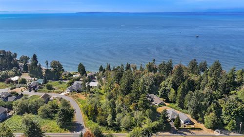 8795 Semiahmoo Dr, Blaine, WA, 98230-9355 | Card Image