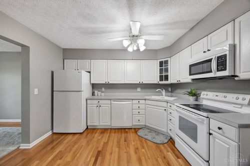 400 Walnut Ln, Mason, OH, 45040-2016 | Card Image