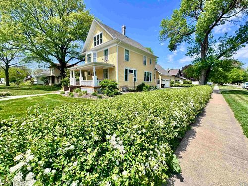 1302 Iowa Ave, Onawa, IA, 51040-1532 | Card Image