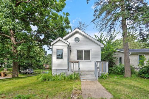 100 Warner Avenue S, Mahtomedi, MN, 55115 | Card Image