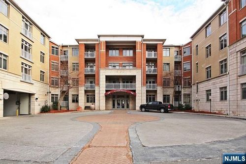 7400 River Rd, North Bergen, NJ, 07047-7221 | Card Image