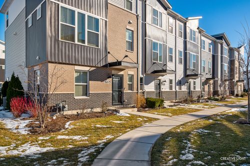4203 Calder Ln, Aurora, IL, 60504-8158 | Card Image