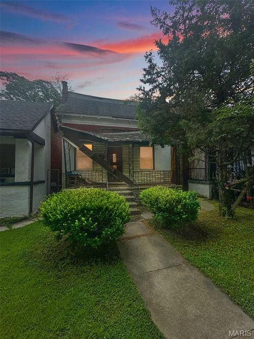 2806 Union Blvd, Saint Louis, MO, 63115-1001 | Card Image